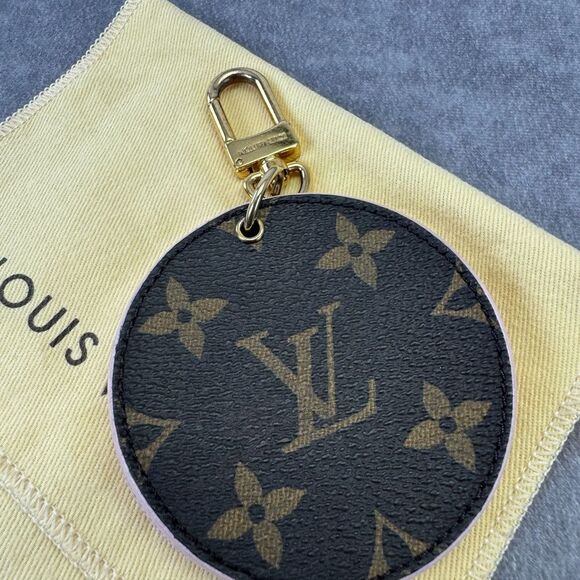 Louis Vuitton Monogram LV Mirror Bag Charm Key Holder Rose Ballerine - Picture 3 of 10